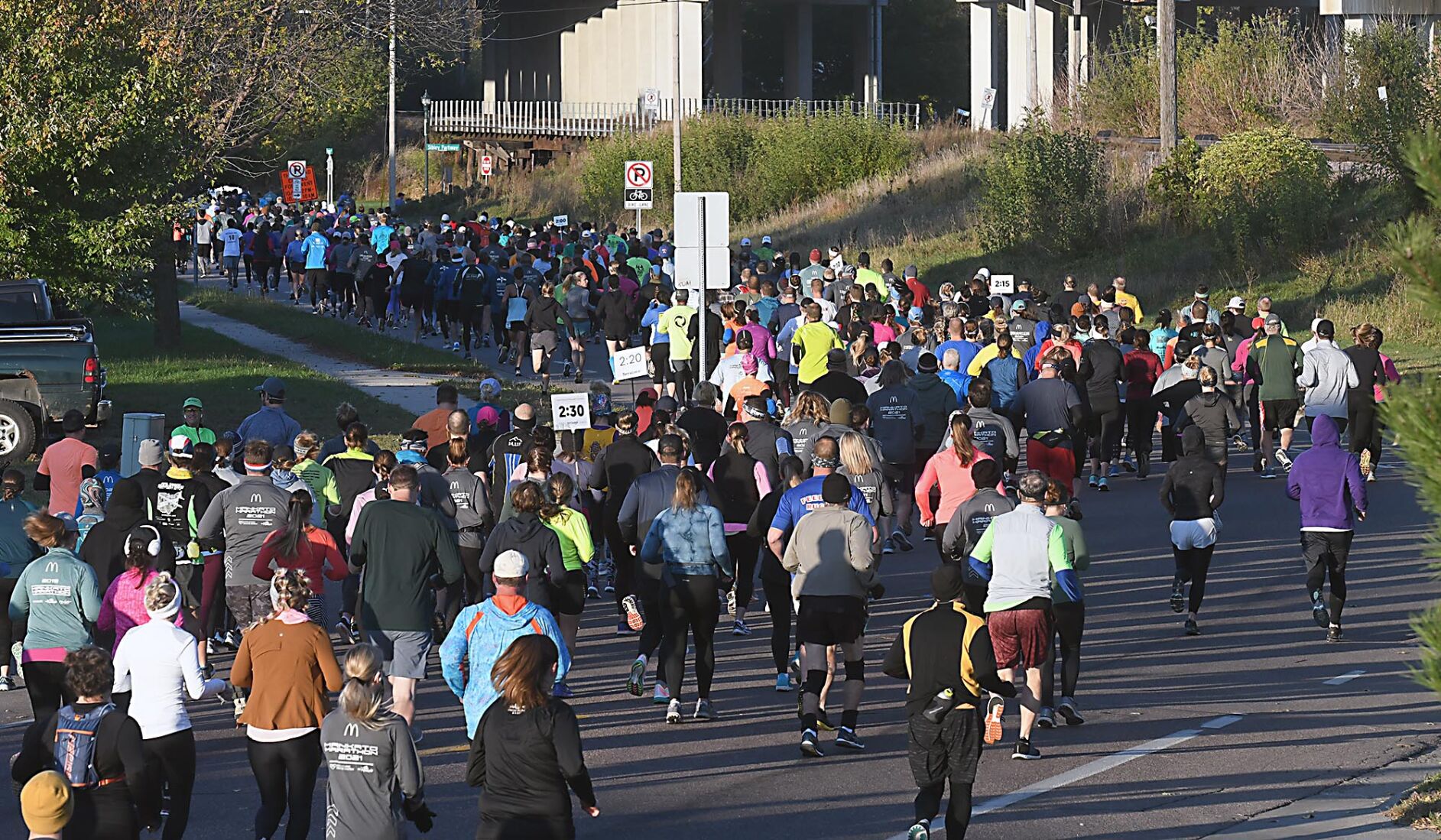 Mankato Marathon start 2